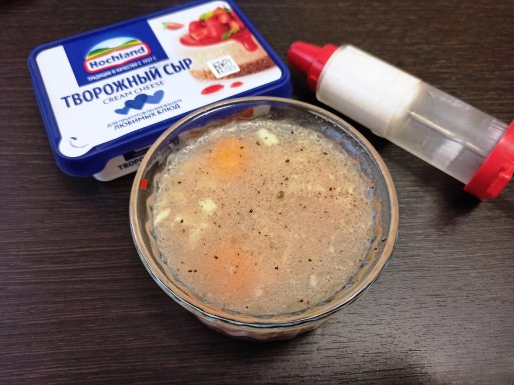Куриный холодец со сливочным хреном