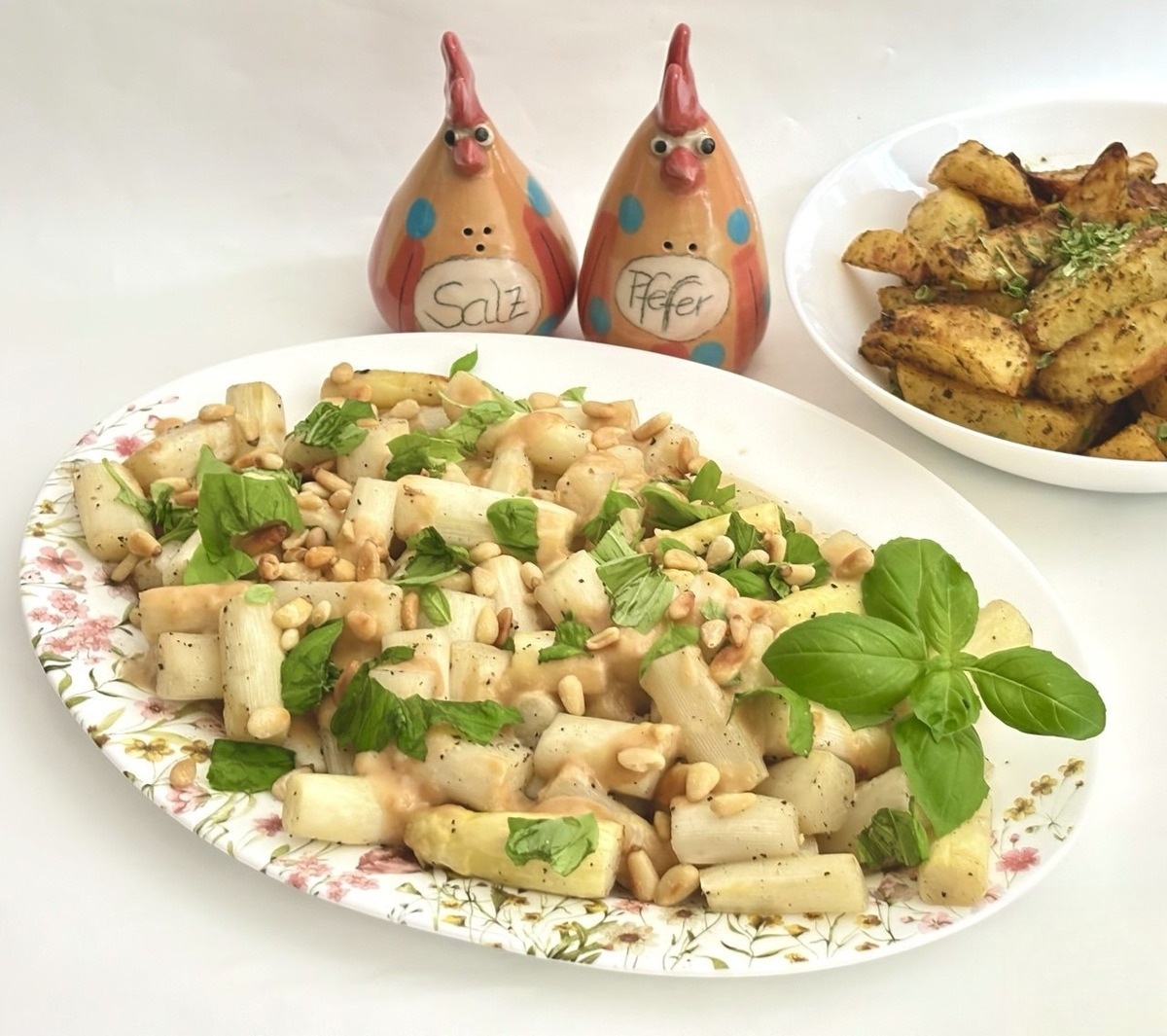 Тёплый салат из спаржи