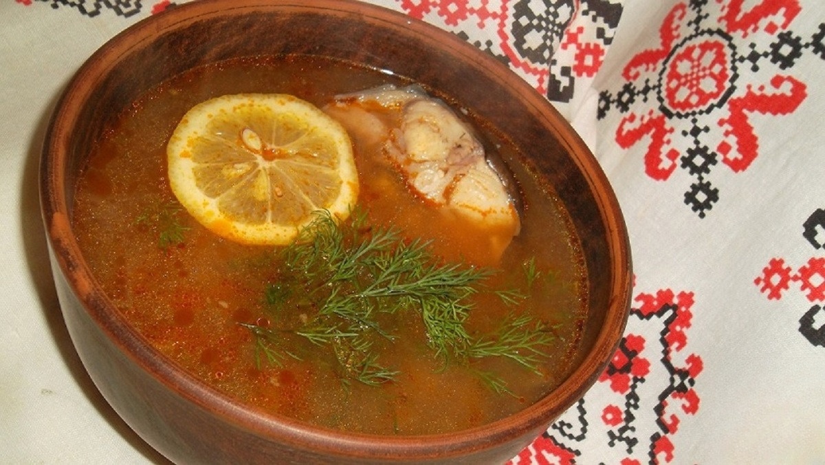 Солянка из сома с грибами