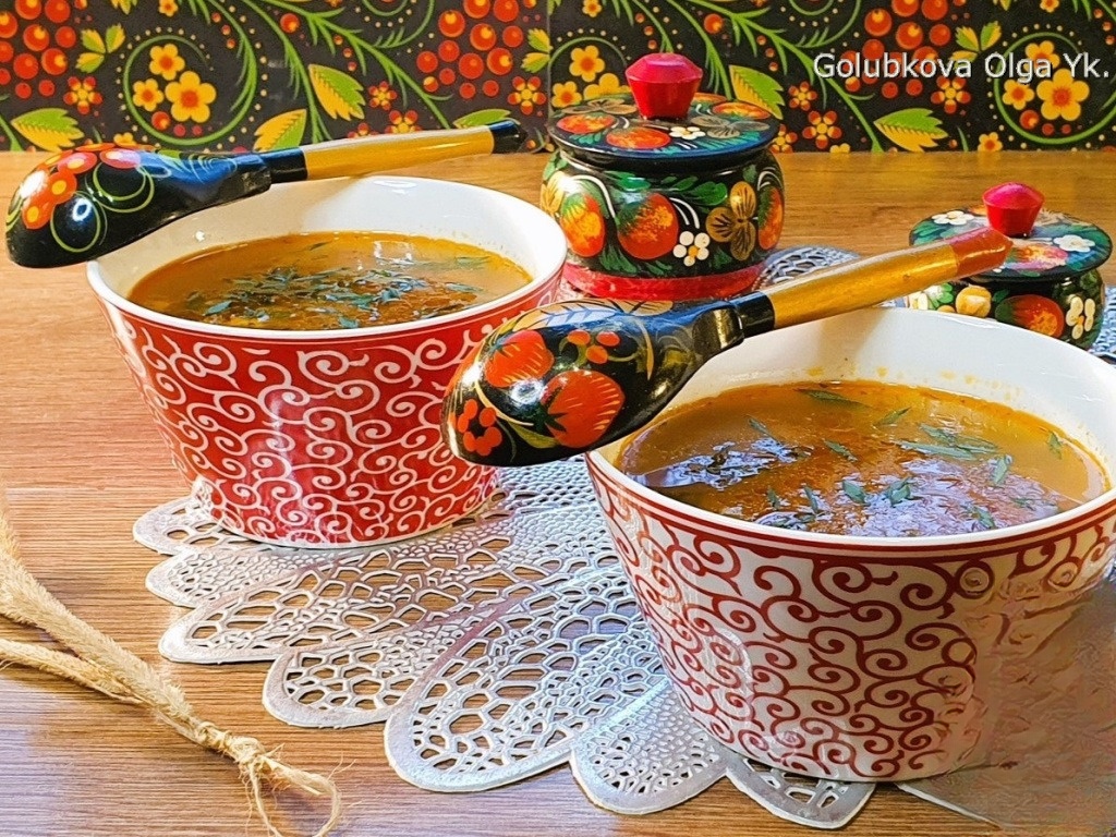 Суп с маринованными огурцами и перловкой