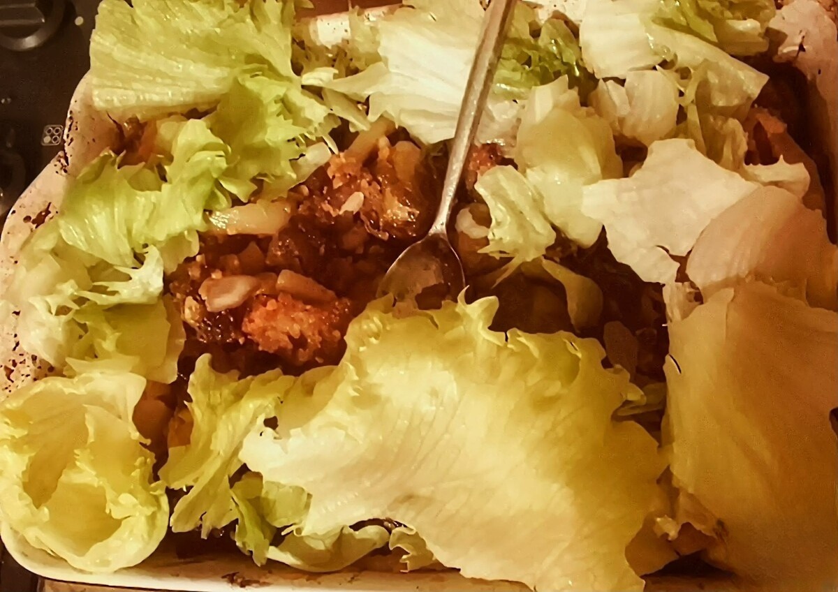 Салат из брюссельской капусты с анчоусами